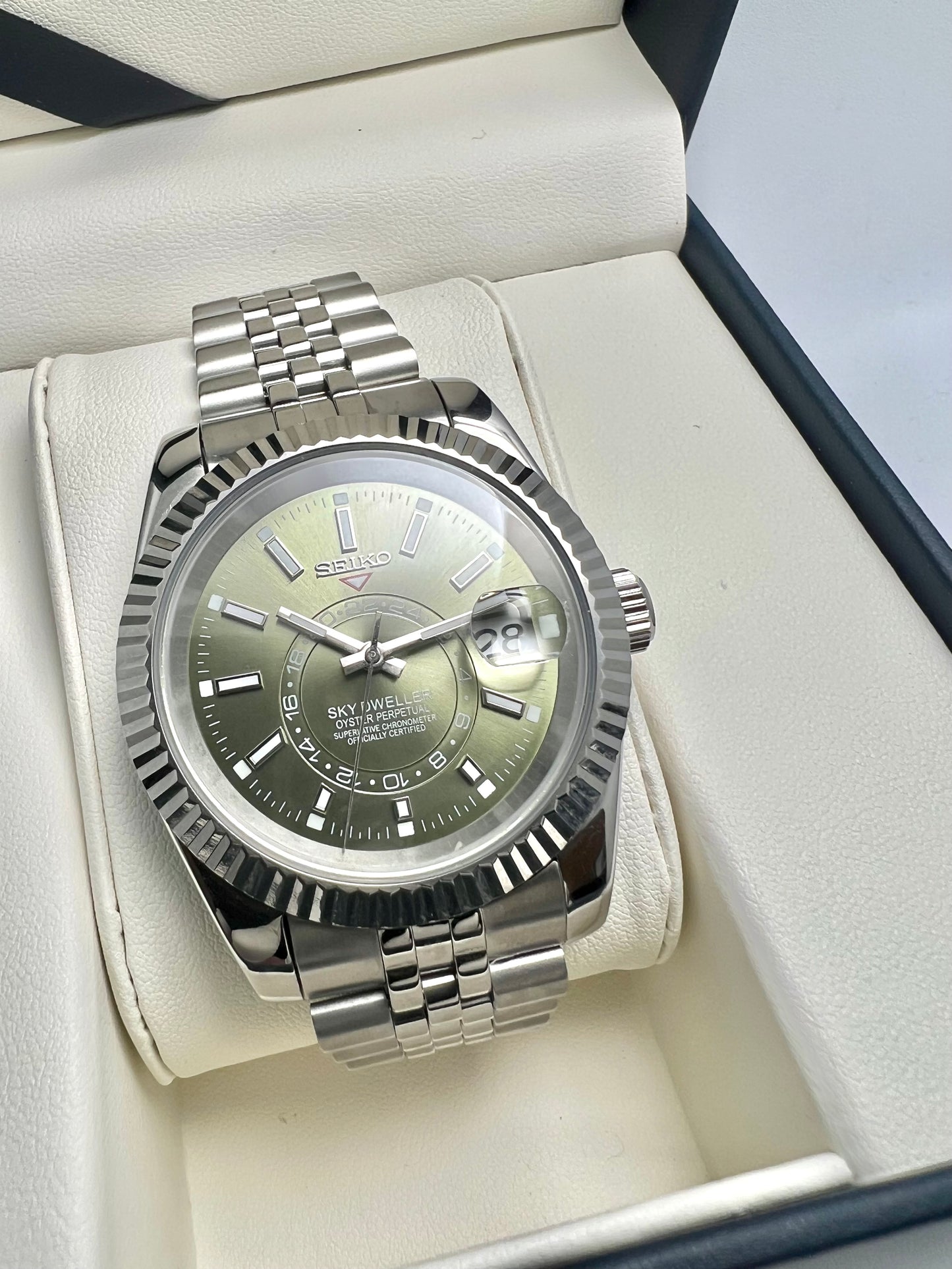 Seiko Sky Dweller 40mm