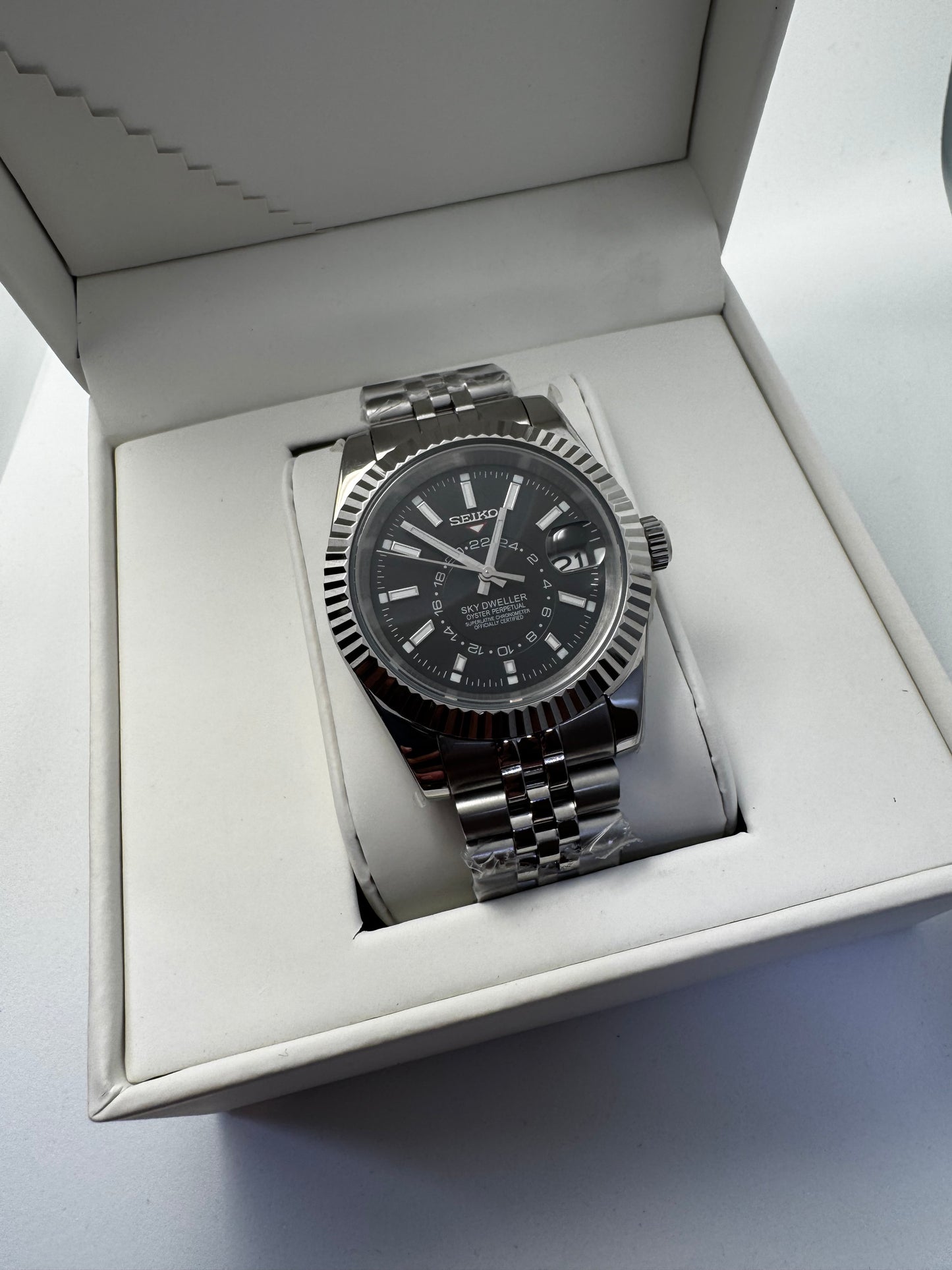 Seiko Sky Dweller 40mm