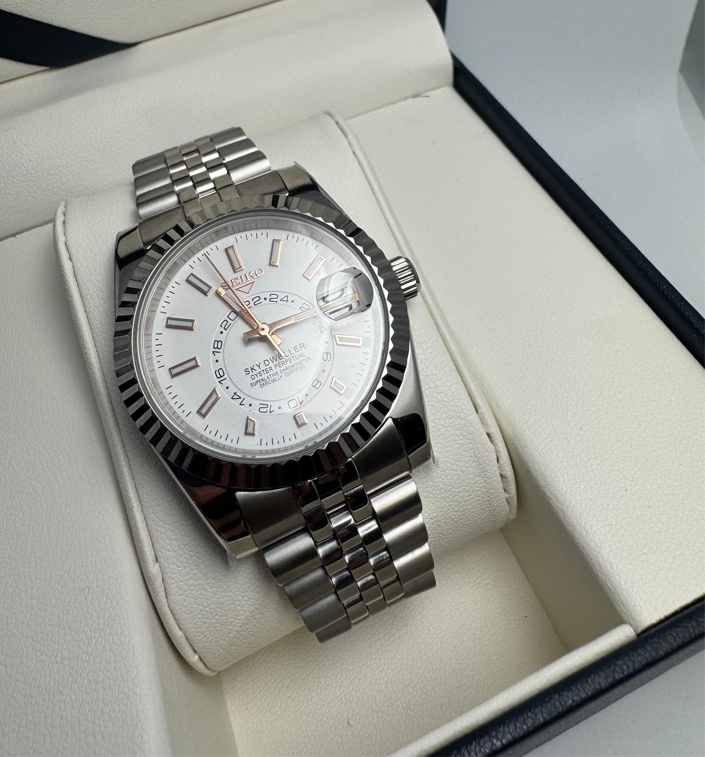 Seiko Sky Dweller 40mm