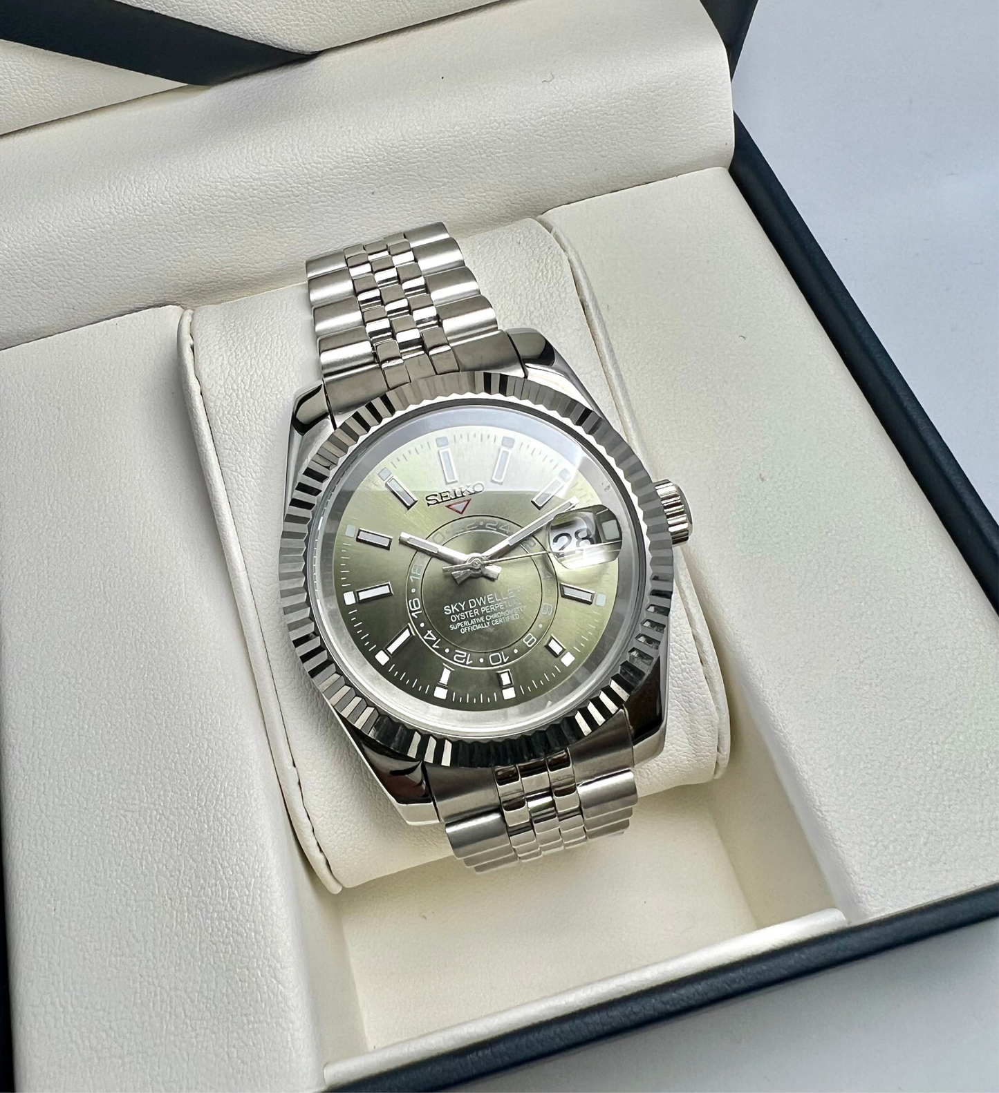 Seiko Sky Dweller 40mm