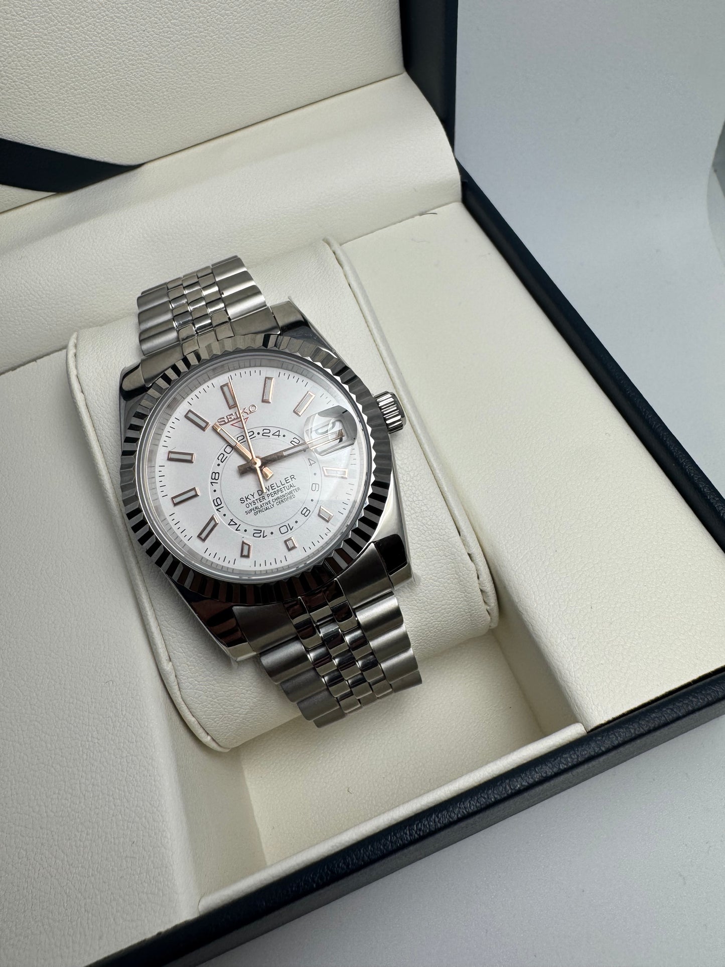 Seiko Sky Dweller 40mm