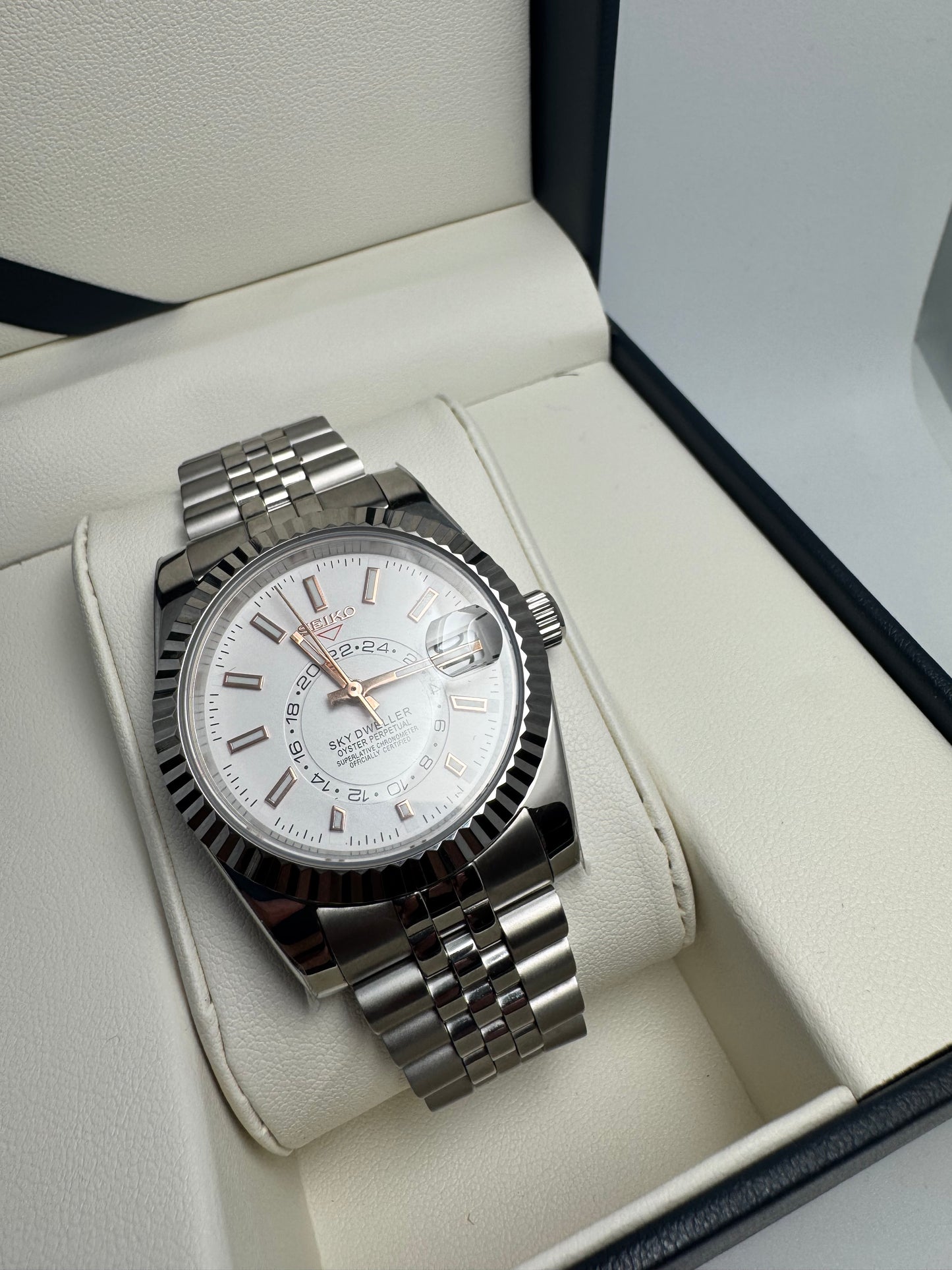 Seiko Sky Dweller 40mm