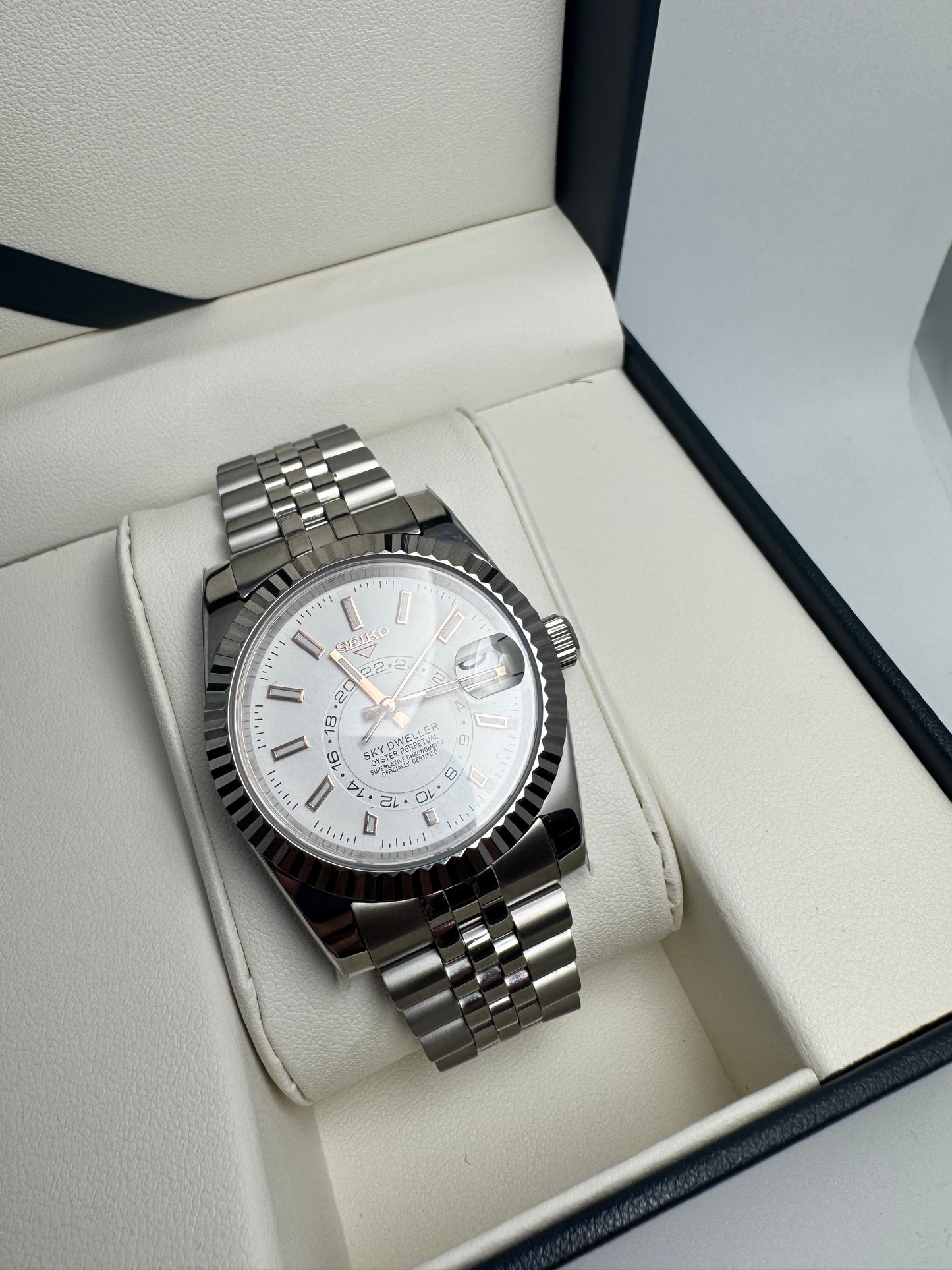 Seiko Sky Dweller 40mm